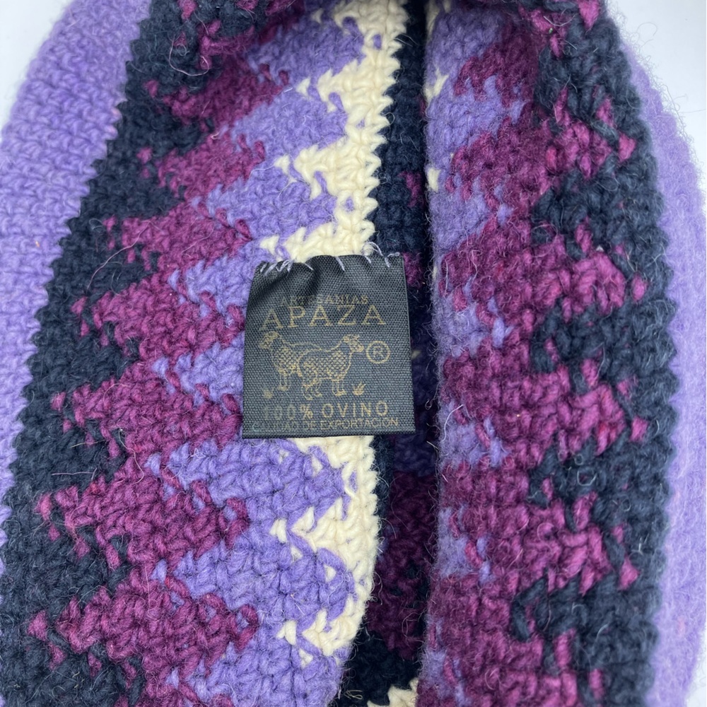 Purple hand crocheted rolled brimmed wool hat made in Peru. One size. - Picture 4 of 4